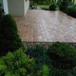 Stara cegła jako budulec podjazdu