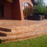 Stara cegła jako budulec tarasu