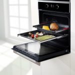 Otwarty piekarnik marki Teka