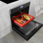 Otwarty piekarnik marki Teka