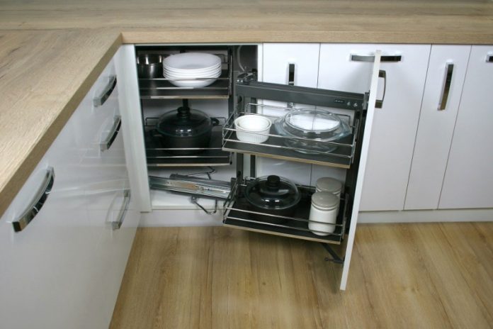 REJS Corner Front silva