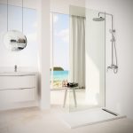 System natryskowy TEKA ITACA z baterią natryskową, okrągłą głowicą natryskową o średnicy 25 cm, systemem Safe Touch, regulowaną kolumną natryskową do wysokości 130 cm i 3-strumieniową rączką natryskową