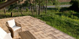 Bruk-Bet deska ogrodowa na tarasie