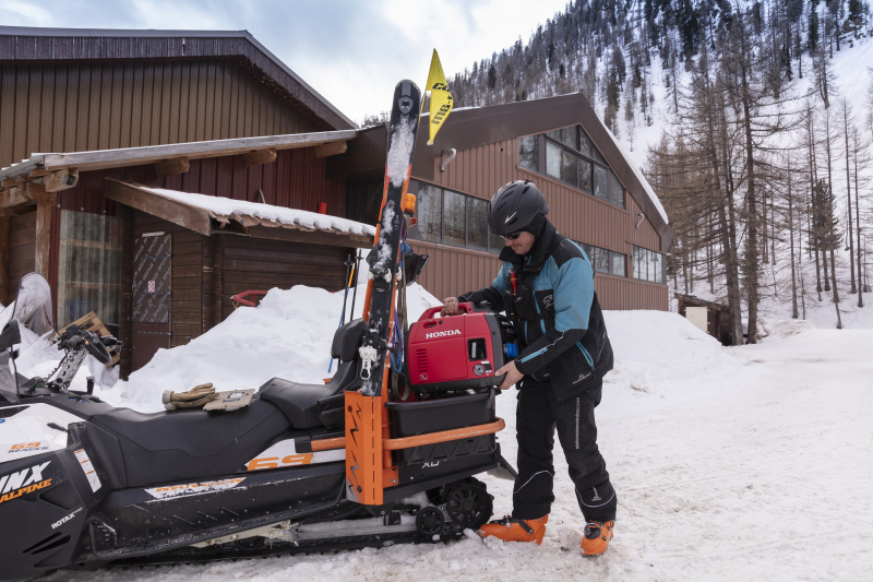 agregat-Honda-EU 22i_w plenerze(3)