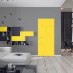 Biale-tlo-aranzacyjne-pozwala-wyeksponowac-zolte-i-szare-elementy-wyposazenia.-Na-zdjeciu-kuchnia-Flinton.-Fot.-RuckZuck