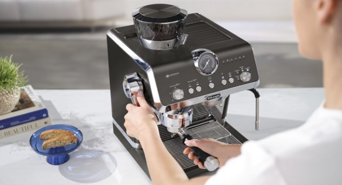 delonghi-La Specialista Opera - nowy ekspres kolbowy z automatycznym tamperem-tytulowa_720x390